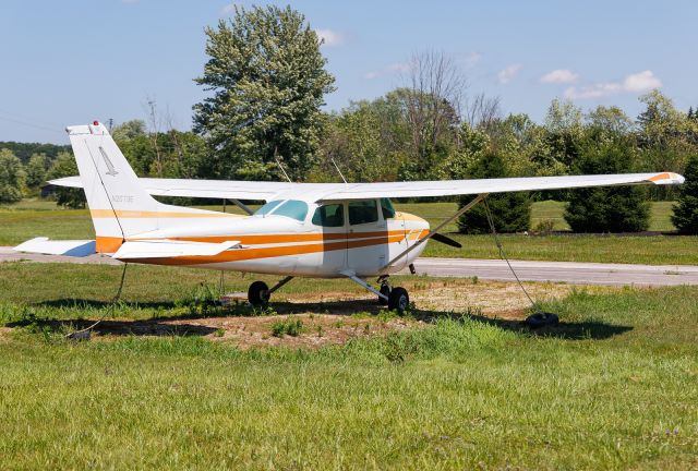 Cessna Skyhawk (N2073E)