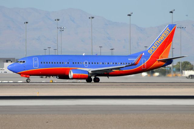 BOEING 737-300 (N640SW)