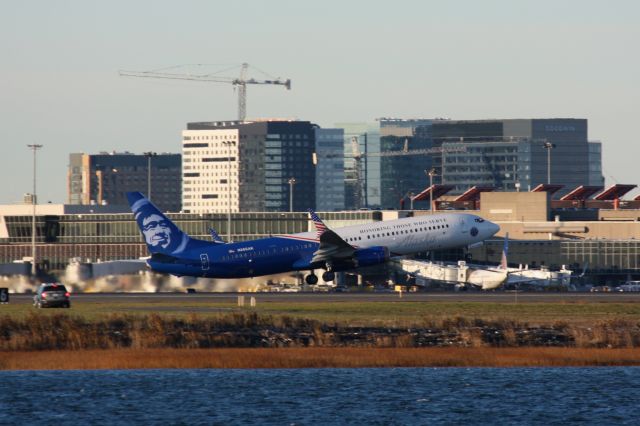 Boeing 737-900 (N265AK)