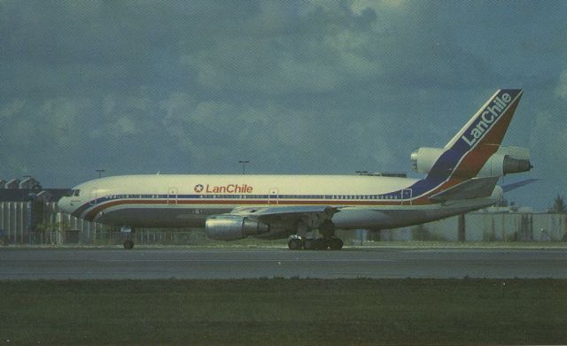 McDonnell Douglas DC-10 (CC-CJT) - scanned from postcardbr /lan chile