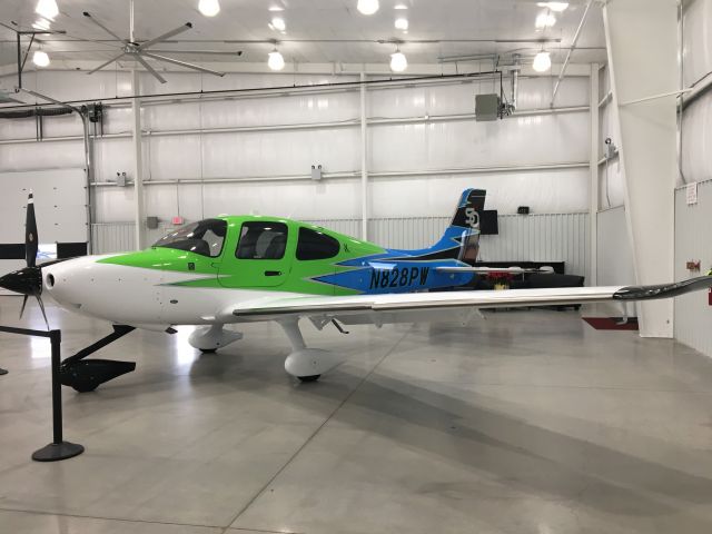 Cirrus SR-22 (N828PW) - Delivery Hangar, Cirrus Knoxville, TN