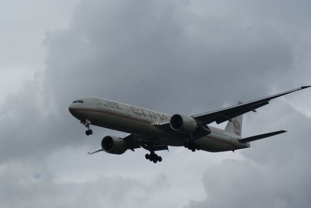 BOEING 777-300 (A6-ETO) - Ethiad Airways B777-3FX/ER cn39690