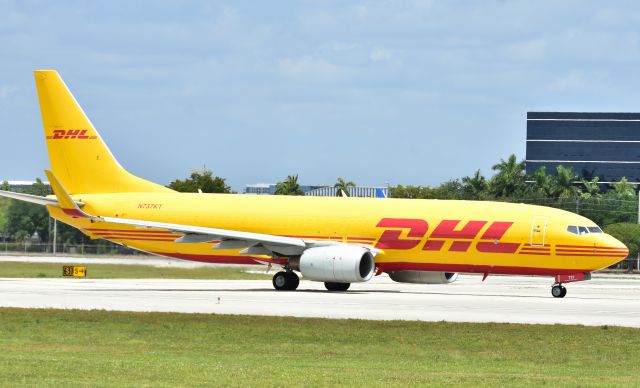 Boeing 737-700 (N737KT)