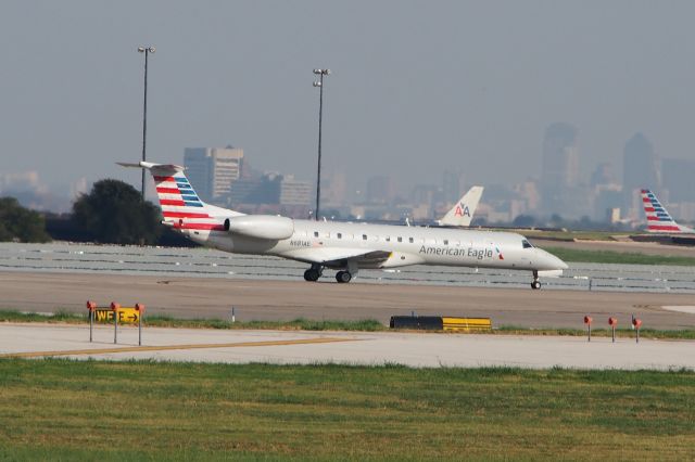 Embraer ERJ-145 (N681AE)