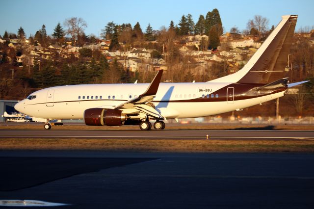 Boeing 737-700 (9H-BBJ) - A very nice BBJ (Boeing Business Jets) landed on Runway 31L in KBFI.