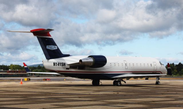 Canadair Regional Jet CRJ-200 (N141SH)