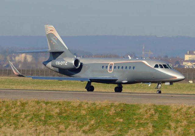 Dassault Falcon 2000 (CS-DTZ)