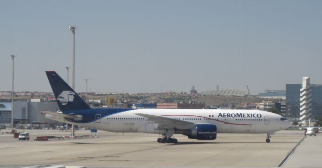 Boeing 777-200 (N774AM) - PARTIDAS. 2010 - 08  21