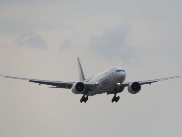 BOEING 777-200LR (N776LA)