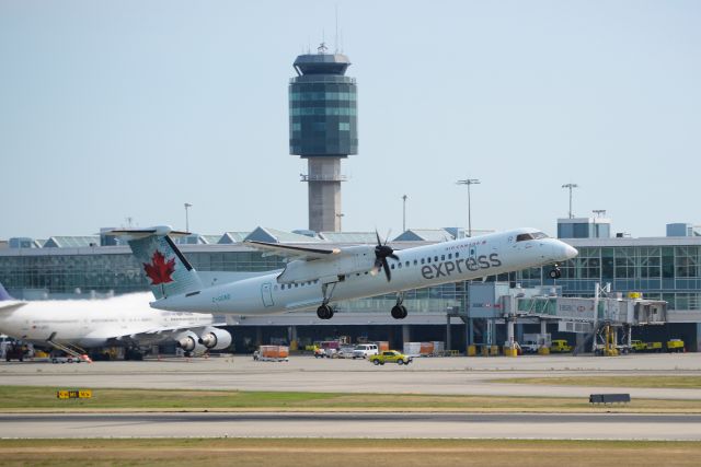 de Havilland Dash 8-400 (C-GGND)