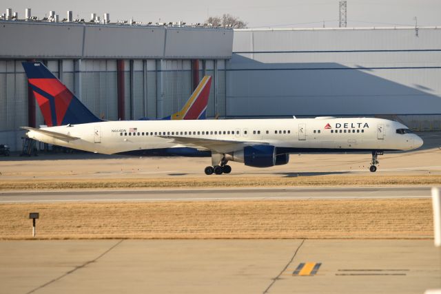 Boeing 757-200 (N664DN) - 12-31-22