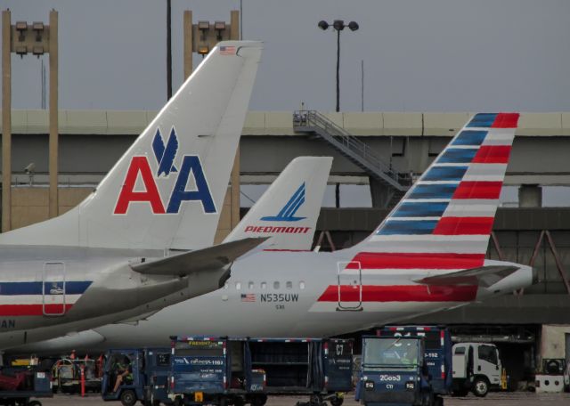 Airbus A321 (N535UW) - N535UW and friends