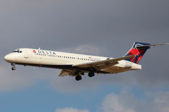 Boeing 717-200 (N990AT)