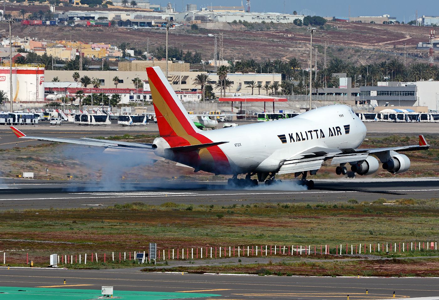 Boeing 747-400 (N712CK)