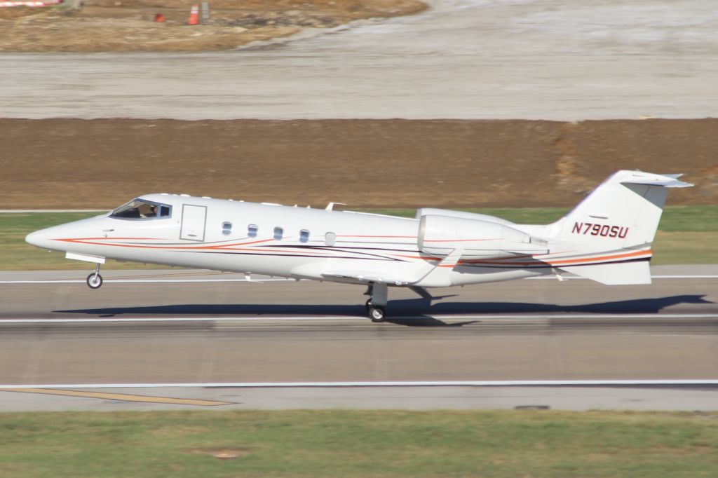 Learjet 60 (N790SU) - 06NOV24