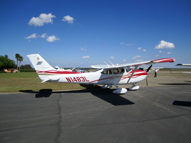 Cessna Skylane (N1483L)