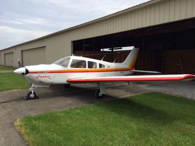 Piper Cherokee Arrow (N78DJ)