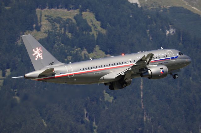 Airbus A319 (N2801)