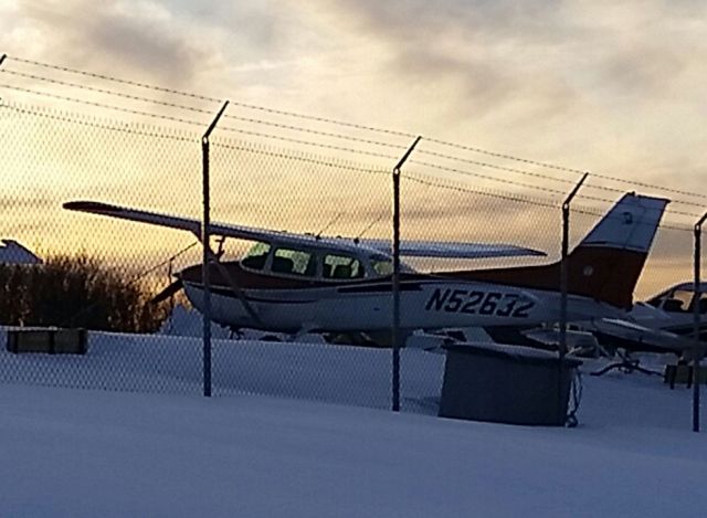 Cessna Skyhawk (N52632) - Sunset. WIFA