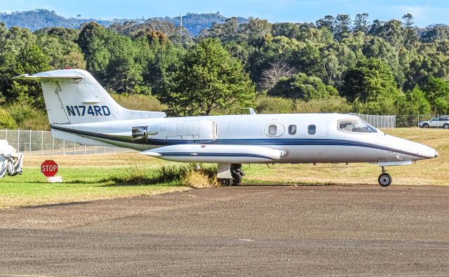 Learjet 24 (N174RD)