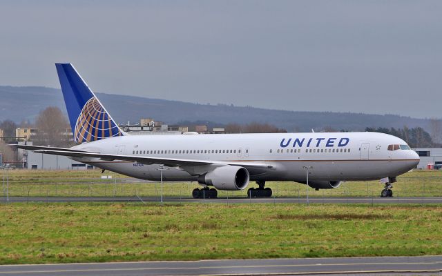 BOEING 767-300 (N651UA) - united b767-322er n651ua parked at shannon after diverting in earlier while routing from chicago to brussels due to a tech problem 12/2/17.