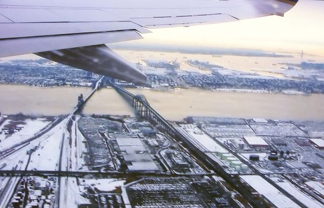 Boeing 737-800 (N12238) - Old Goethals Bridge