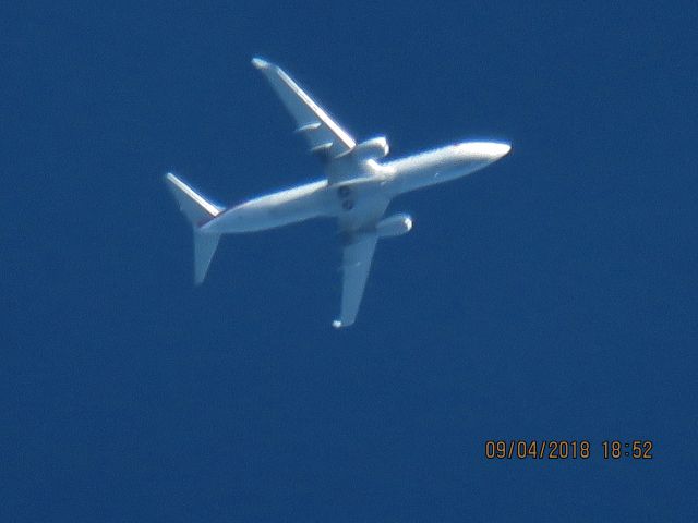 Boeing 737-800 (N812NN)