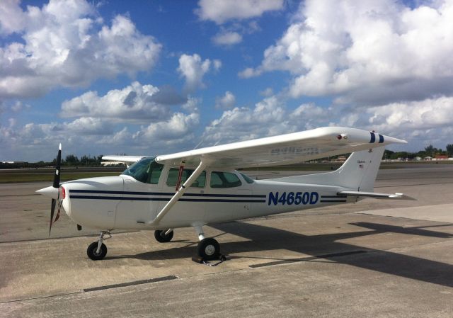 Cessna Skyhawk (N4650D)