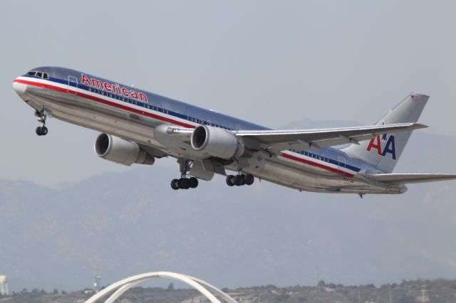 BOEING 767-300 (N347AN)