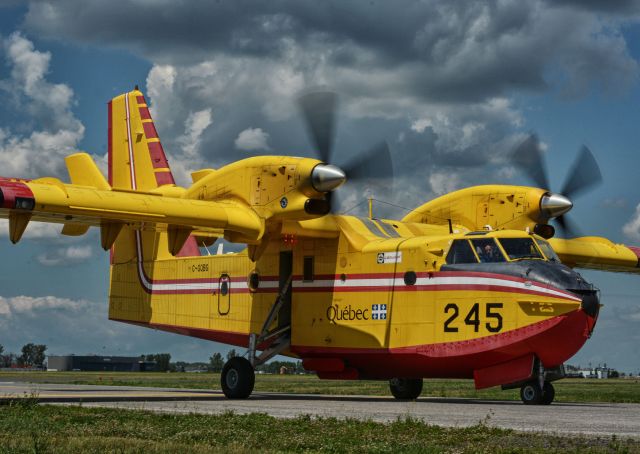 Canadair CL-415 SuperScooper (QUE245)