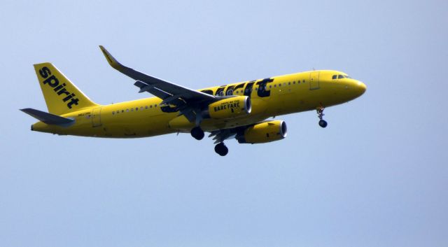 Airbus A320 (N623NK) - On final is this 2013 Spirit Airbus A320-232 in the Spring of 2019.