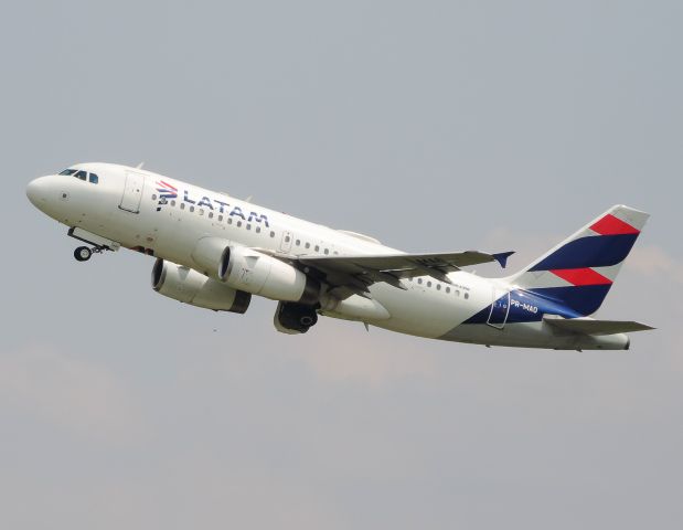 Airbus A319 (PR-MAO)