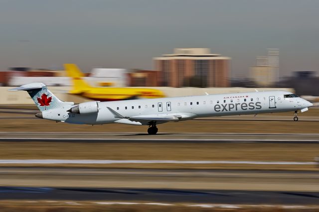 Canadair Regional Jet CRJ-900 (C-FJKZ)