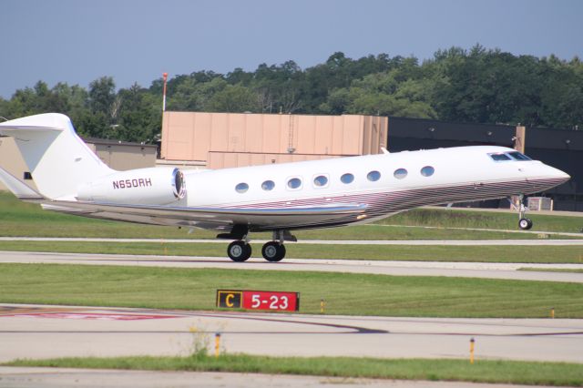 Gulfstream Aerospace Gulfstream G650 (N650RH) - RWY 5 departure.