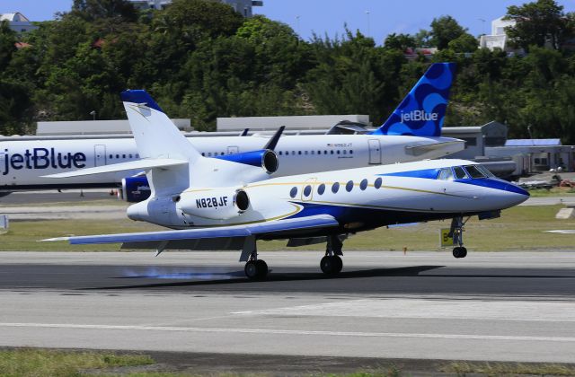 Dassault Falcon 50 (N828JF)