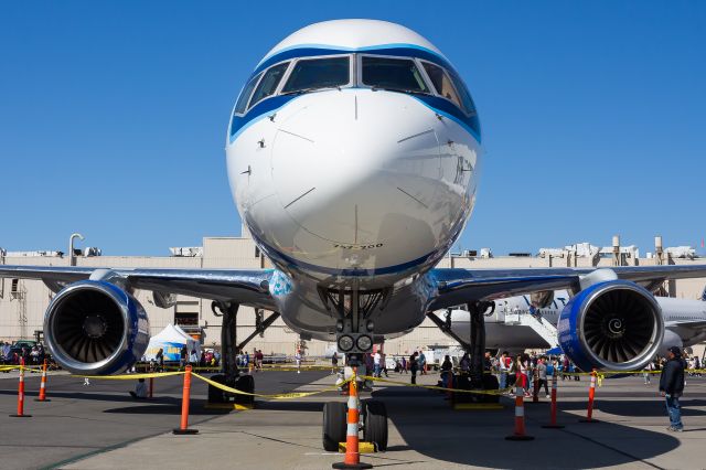 Boeing 757-200 (N14106)