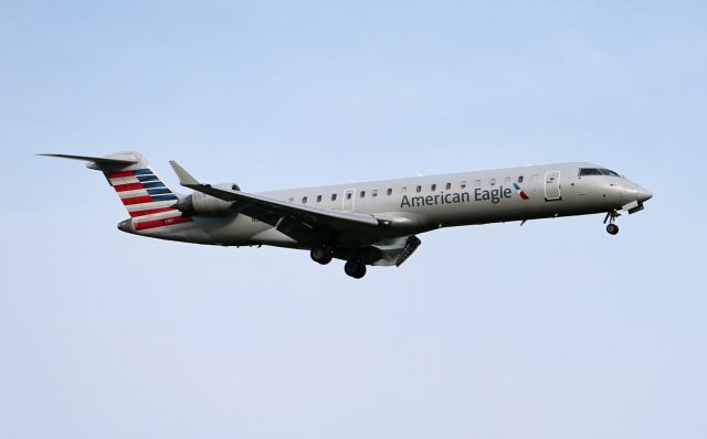 Canadair Regional Jet CRJ-700 (N527EA) - American Eagle - Envoy 4195 arriving Lexington Bluegrass from Chicago, Ill.