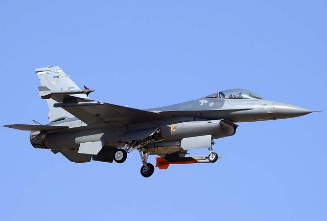 Lockheed F-16 Fighting Falcon (84-1392) - General Dynamics F-16C Block 25 Viper 84-1392 of the 62nd Fighter Squadron Spike based at Luke Air Force Base landing at Phoenix-Mesa Gateway Airport on March 9, 2012.