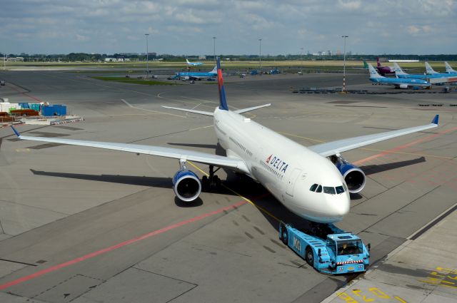 Airbus A330-300 (N827NW) - Delta A330-300 (N827NW) pushed back for her flight to Atlanta.