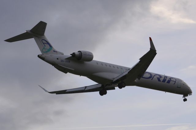 Canadair Regional Jet CRJ-900 (S5-AAN)