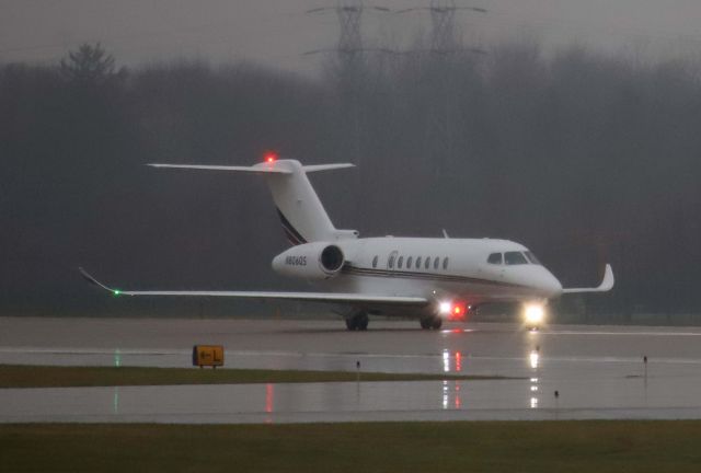 Cessna Citation Longitude (N806QS) - A rainy Sunday morning but I wanted to catch this brand new NetJets Textron C700 Longitude departing CLE on 22 Nov 2020.