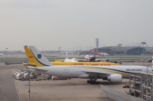 Boeing 777 (N710GT)