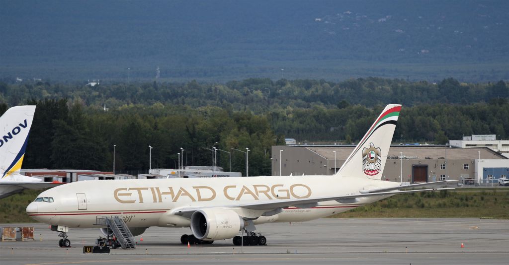 Boeing 777-200 (A6-DDA)