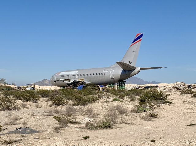 BOEING 737-300 (N180AE) - Scrapped - Ex ORIENT THAI (HS-BRK)