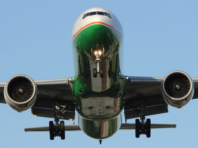 Boeing 777-200 — - A EVA Air B777-300ER approaching runway 027R at London Heathrow.