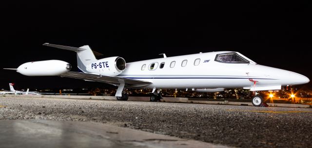 Learjet 35 (PS-STE)