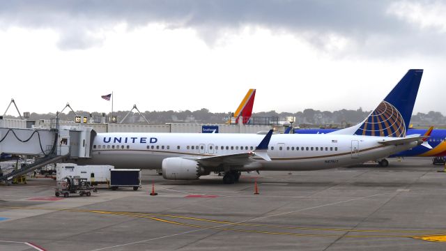 Boeing 737 MAX 9 (N47517) - United Airlines Boeing 737-9 MAX N47517 in Boston 