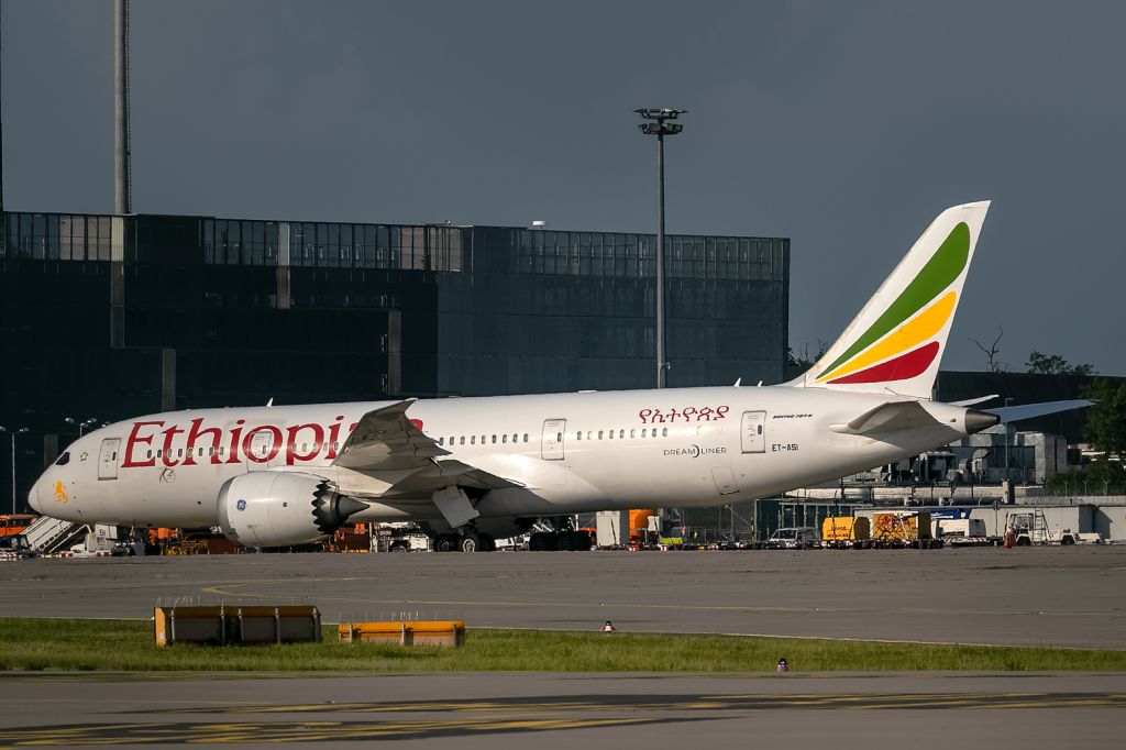 Boeing 787-8 (ET-ASI)