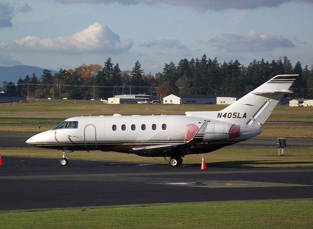 Hawker 800 (N405LA)