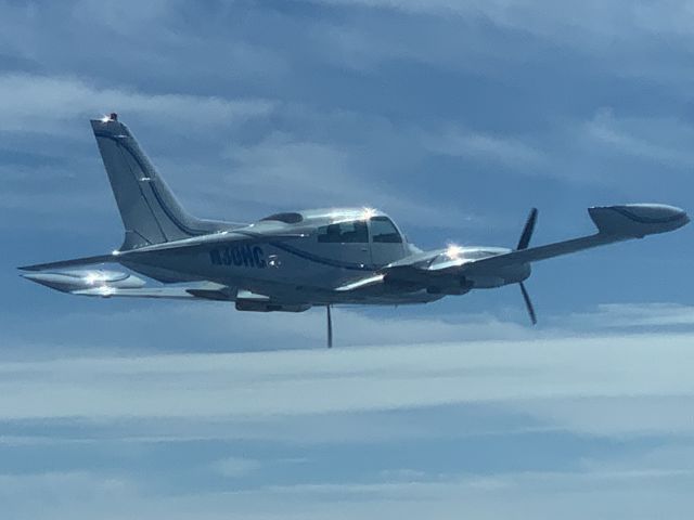 Cessna 310 (N30HC)